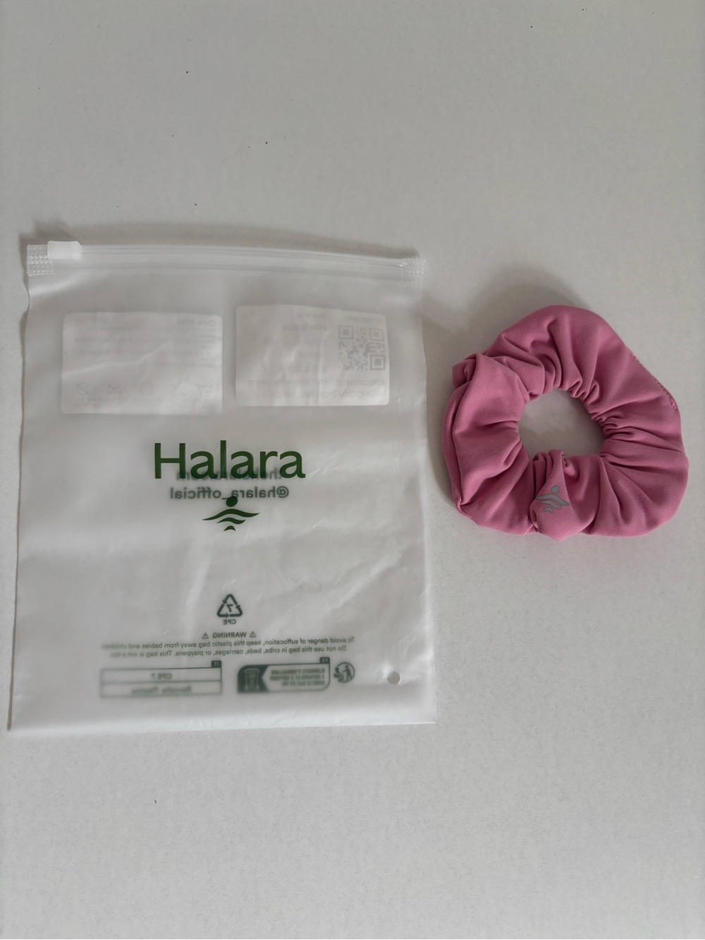 Halara SoftlyZero™ Plush Solid Pleated Scrunchie (Pink)